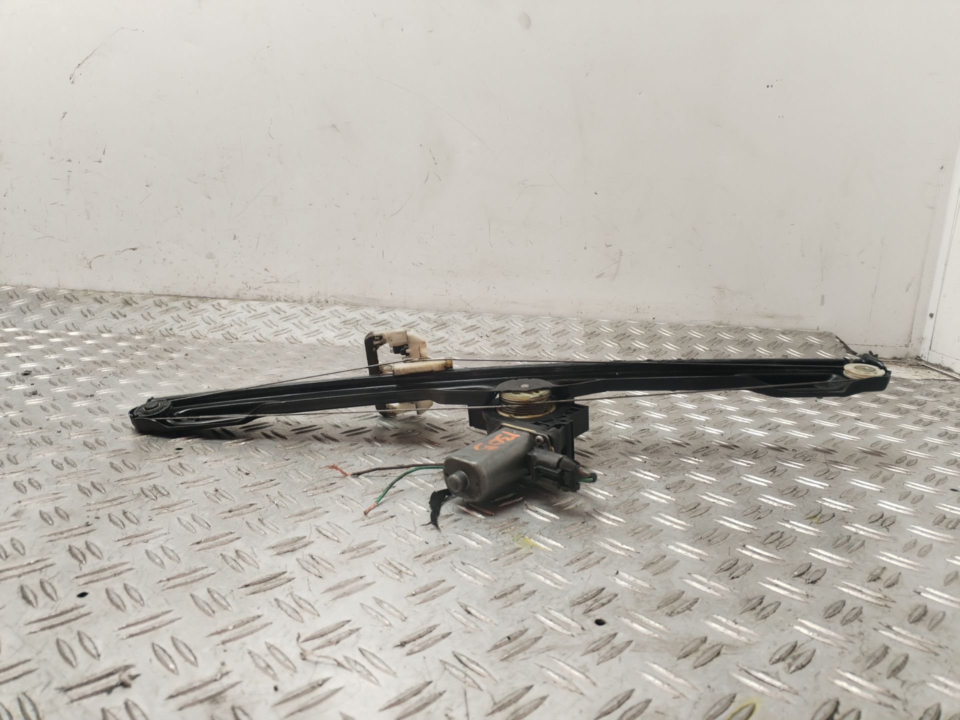 ELEVALUNAS DELANTERO IZQUIERDO 130423