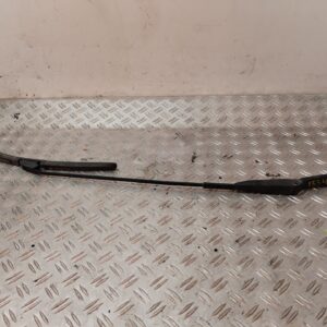 BRAZO LIMPIA DELANTERO DERECHO 131557