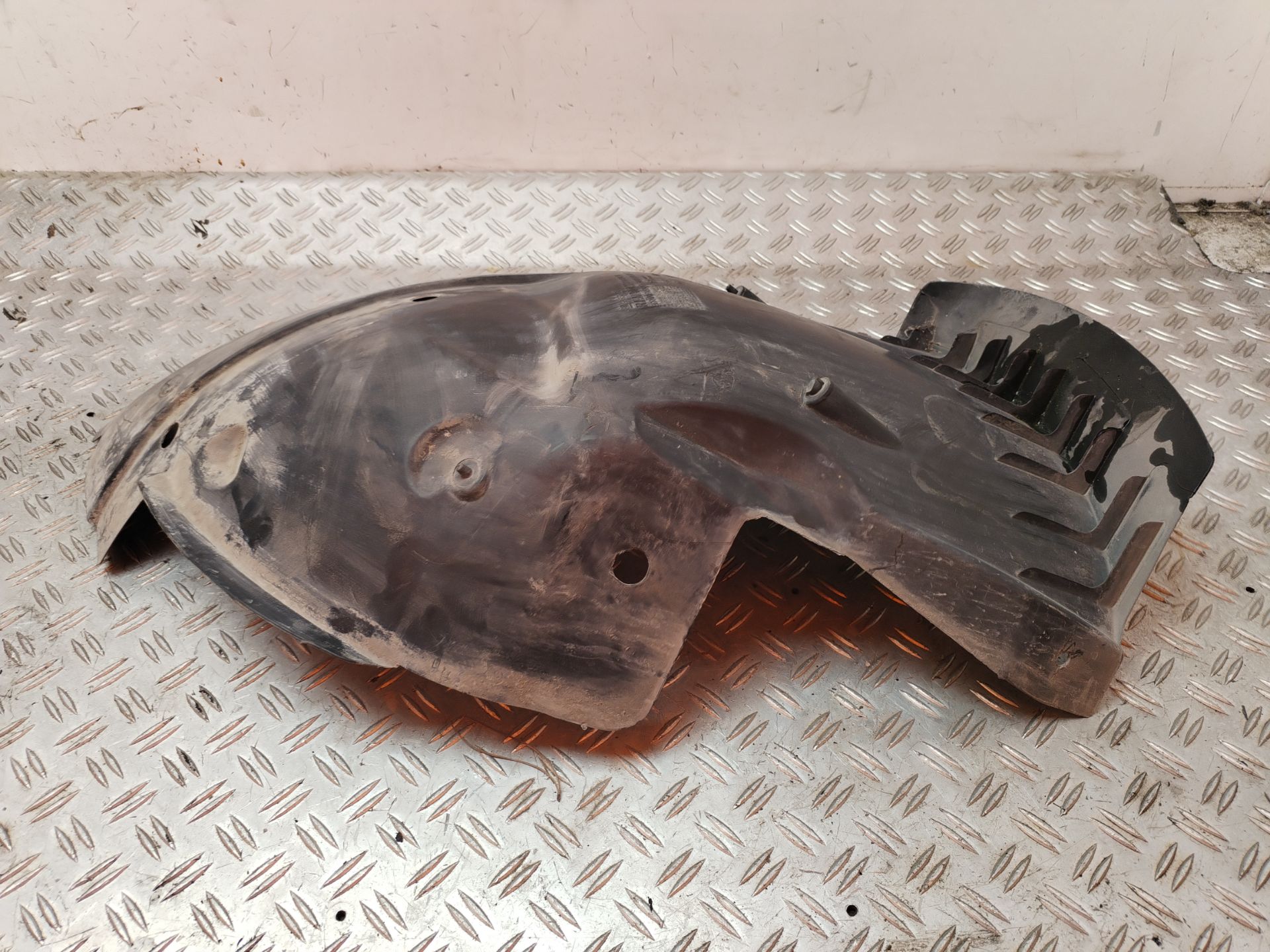 PASO RUEDA DELANTERO IZQUIERDO 131556