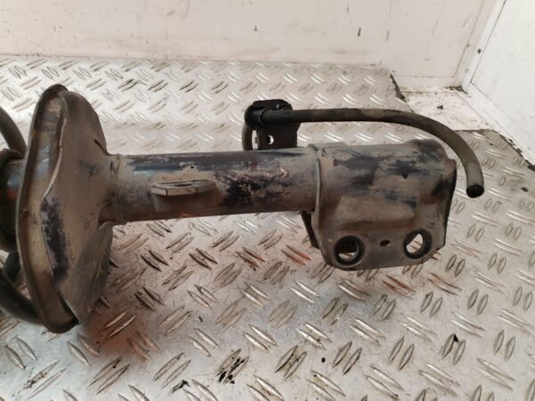 AMORTIGUADOR DELANTERO IZQUIERDO 132444