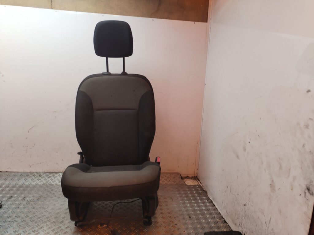 ASIENTO DELANTERO DERECHO 130467
