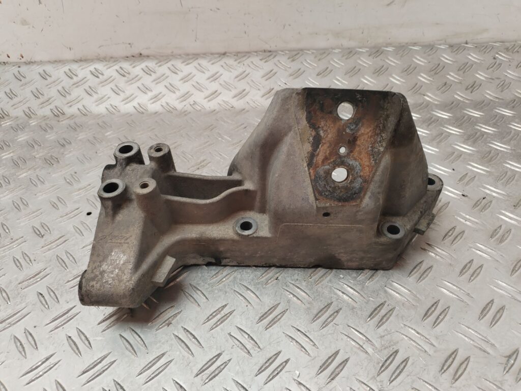 SOPORTE MOTOR 131852
