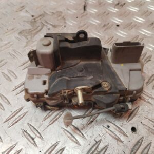 CERRADURA PUERTA DELANTERA IZQUIERDA 131537