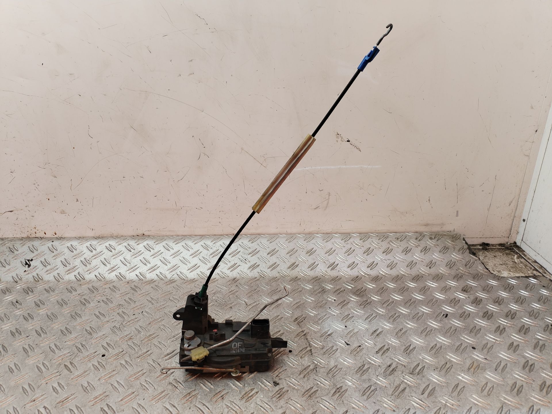 CERRADURA PUERTA DELANTERA IZQUIERDA 131820