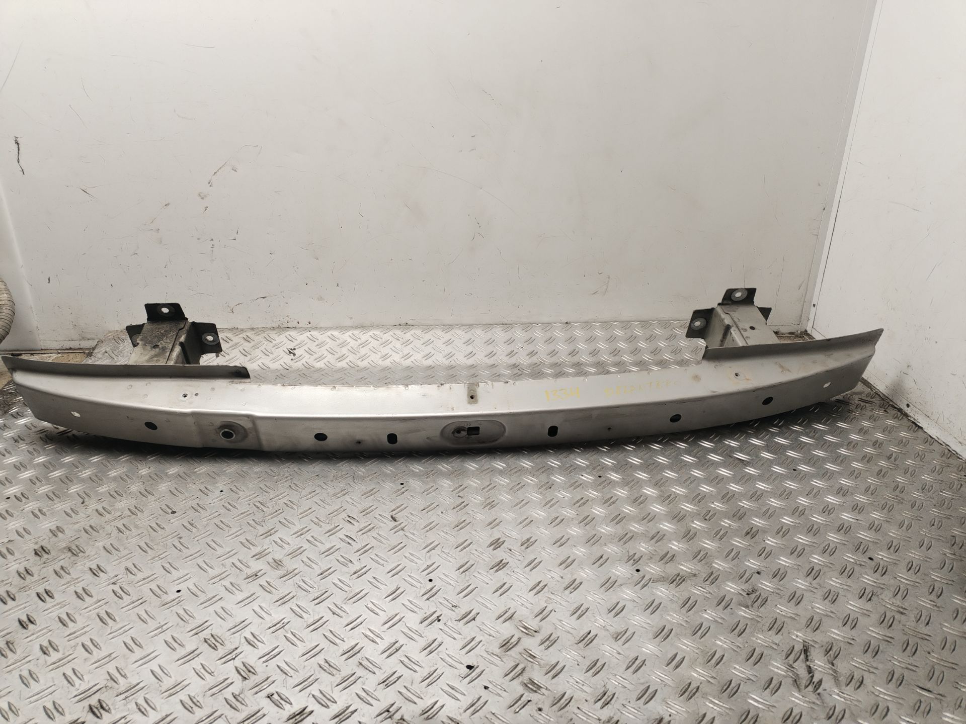 REFUERZO PARAGOLPES DELANTERO 131597