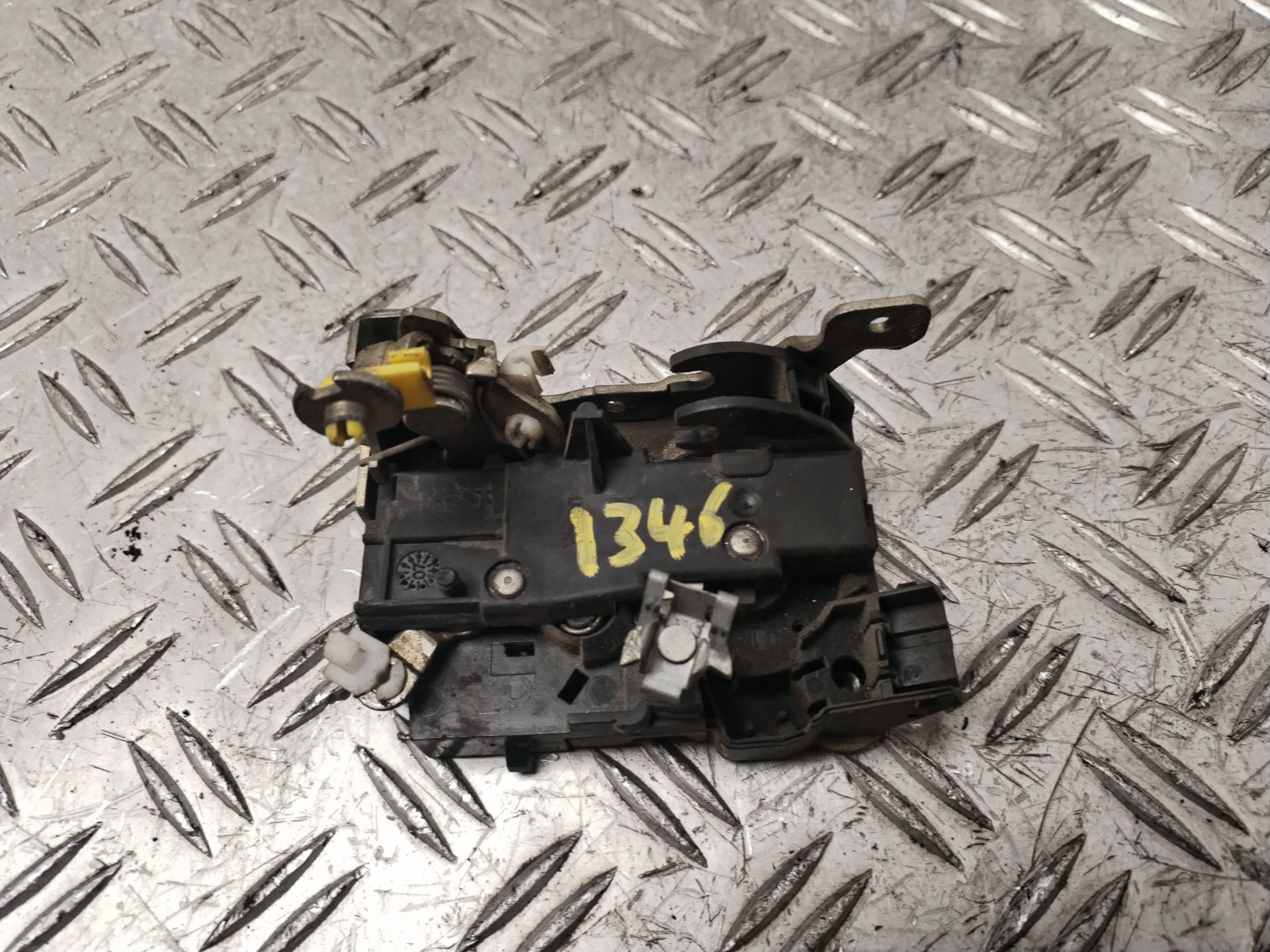 CERRADURA PUERTA DELANTERA DERECHA 131773