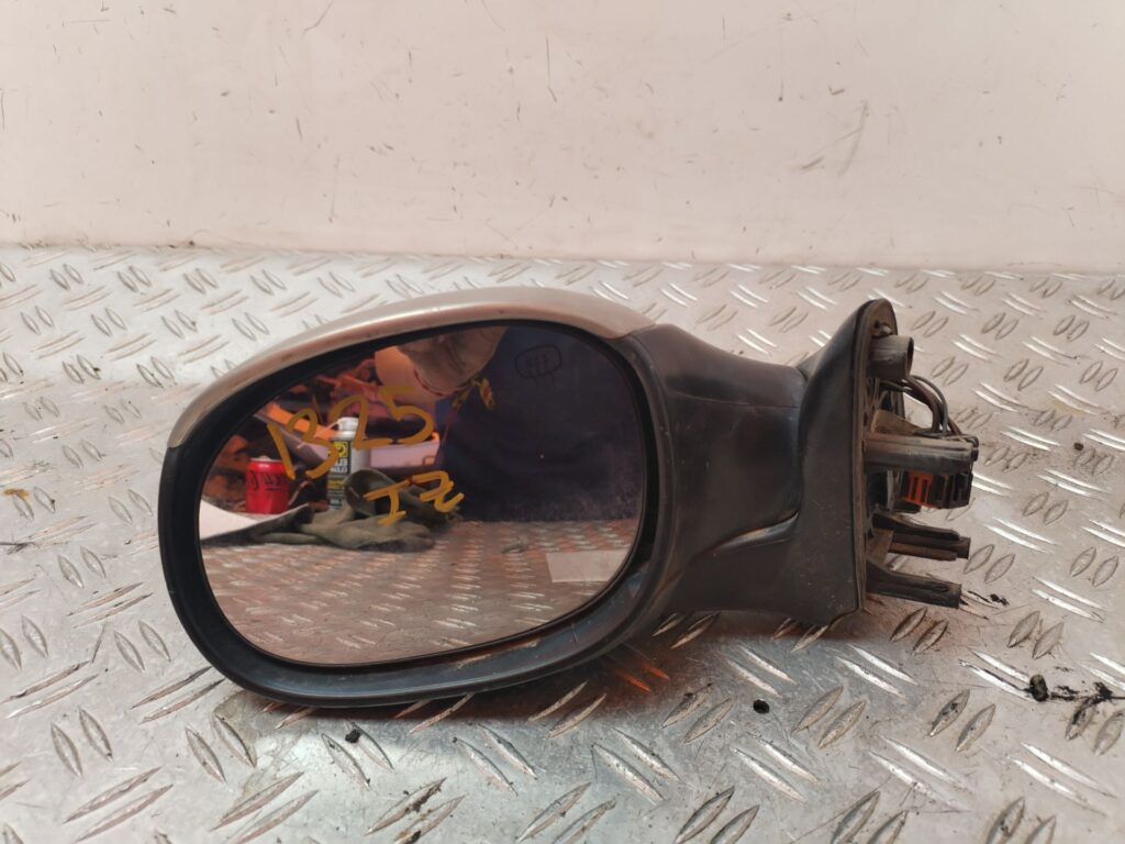 RETROVISOR IZQUIERDO 131551