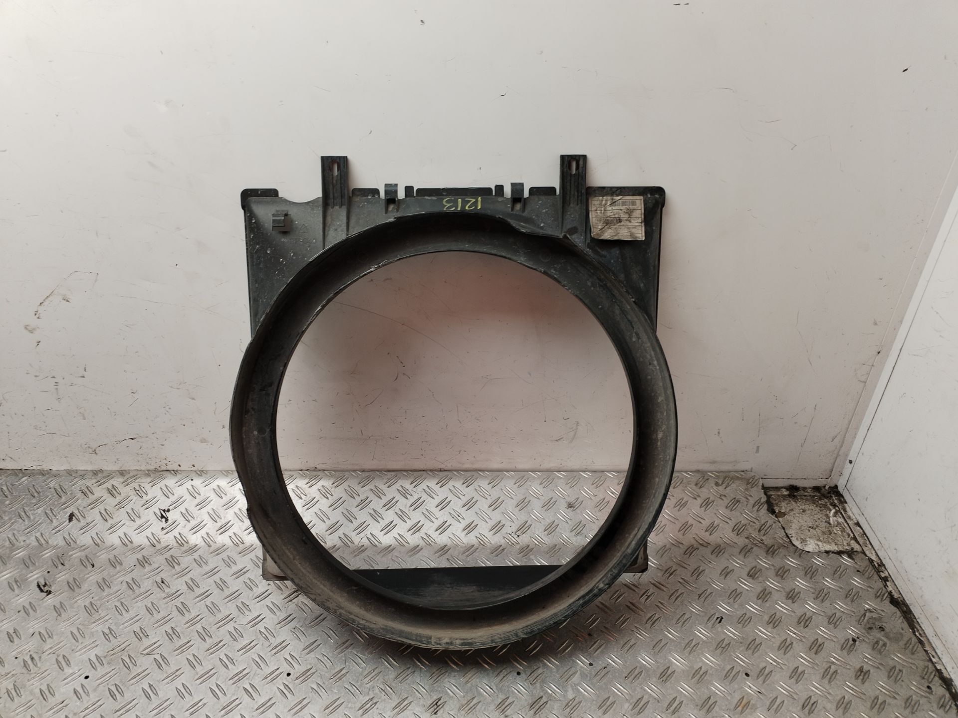 CALANDRA DELANTERA DE RADIADOR 131576