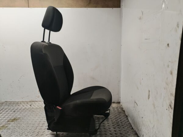 ASIENTO DELANTERO IZQUIERDO 131230