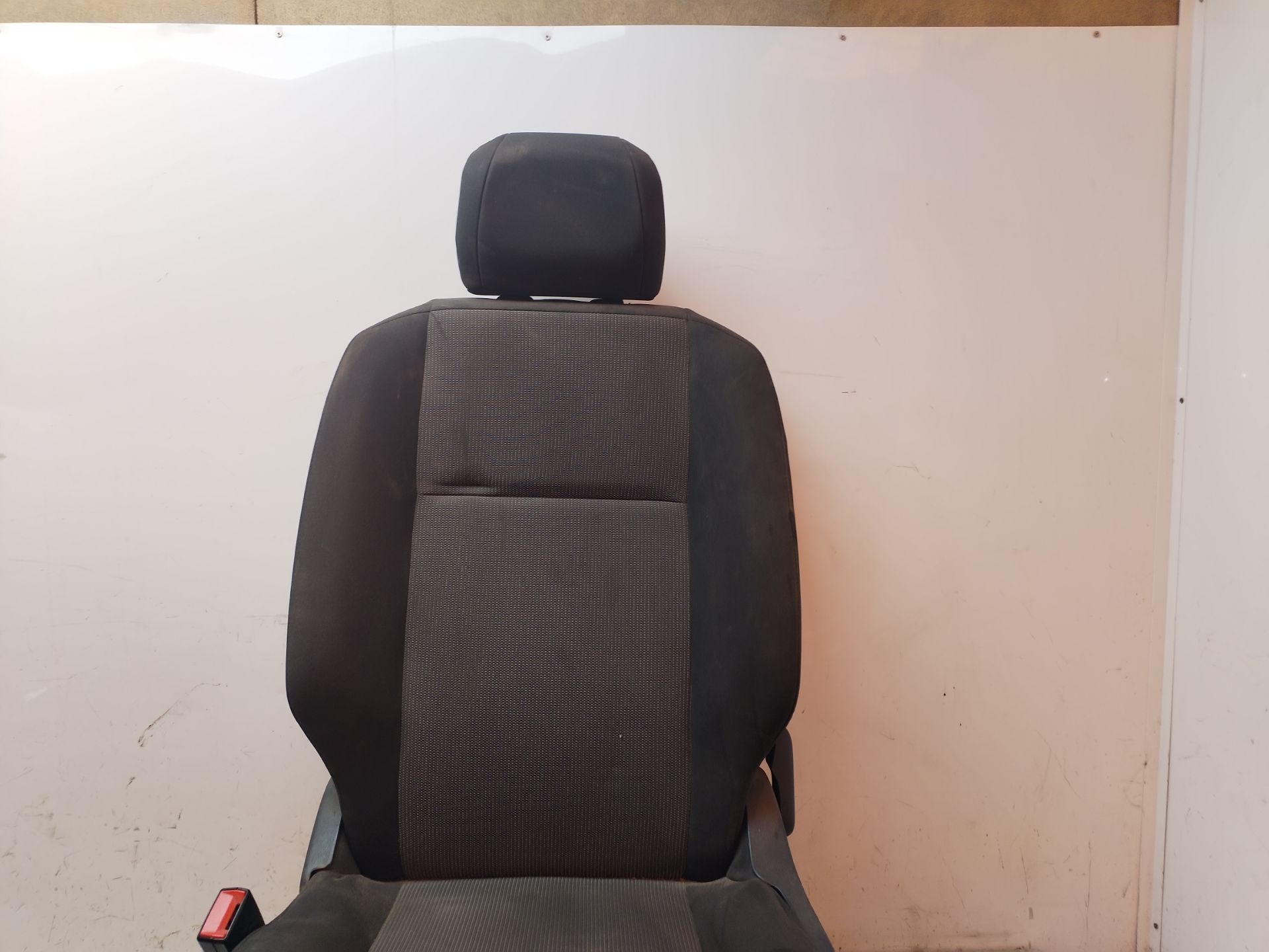 ASIENTO DELANTERO IZQUIERDO 130475