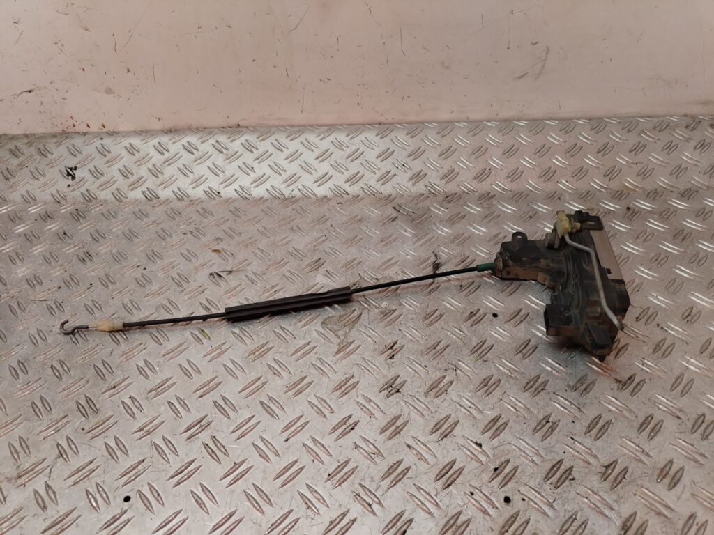 CERRADURA PUERTA DELANTERA DERECHA 131545