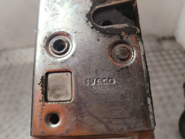 CERRADURA PUERTA DELANTERA IZQUIERDA 131503