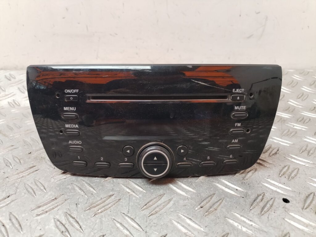SISTEMA AUDIO / RADIO CD 131680