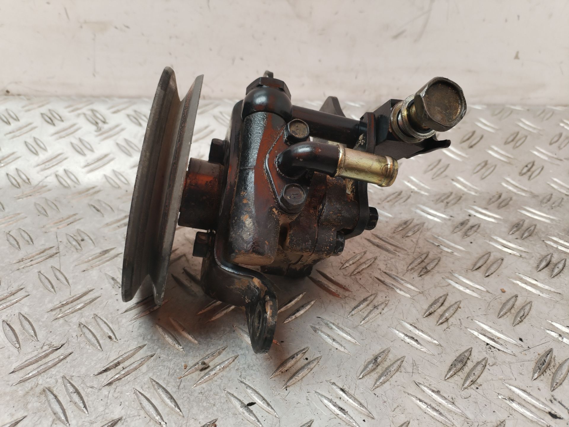 BOMBA DIRECCION 132482