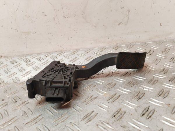 PEDAL ACELERADOR 132552