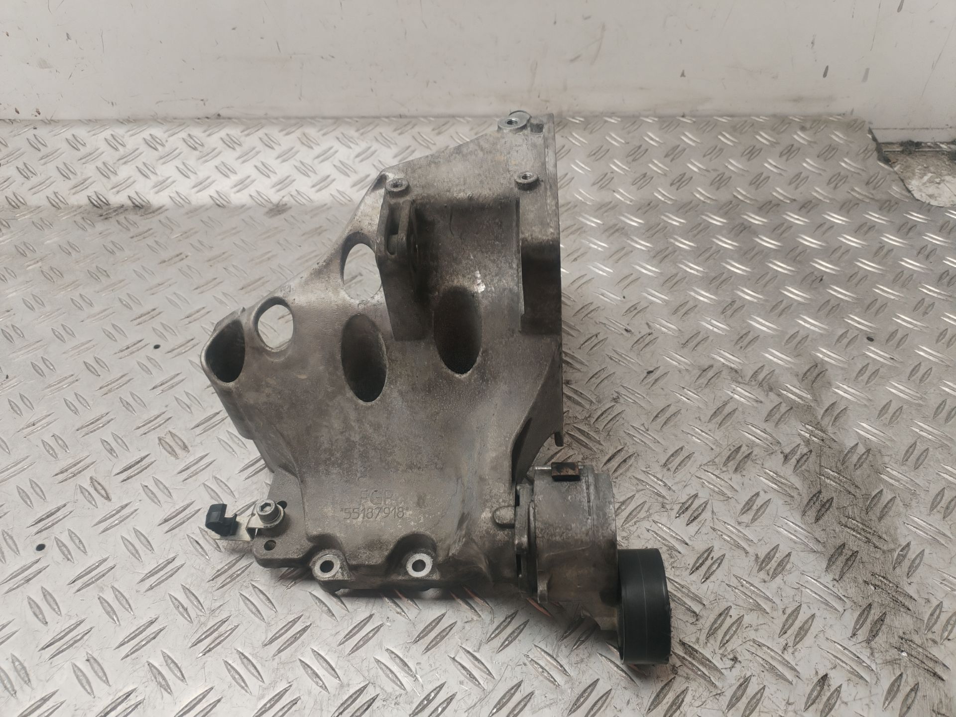 SOPORTE BOMBA INYECCION 132032