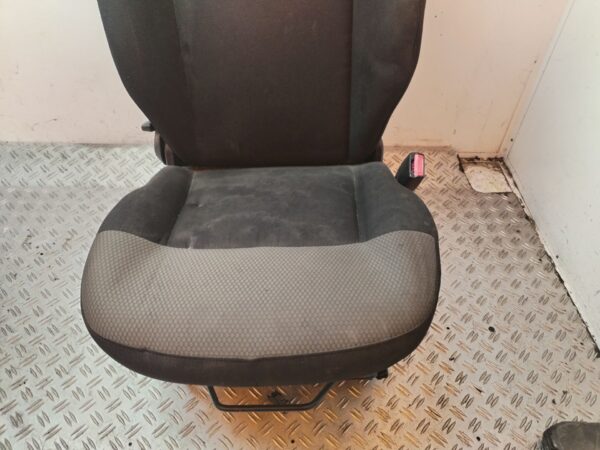 ASIENTO DELANTERO DERECHO 130467