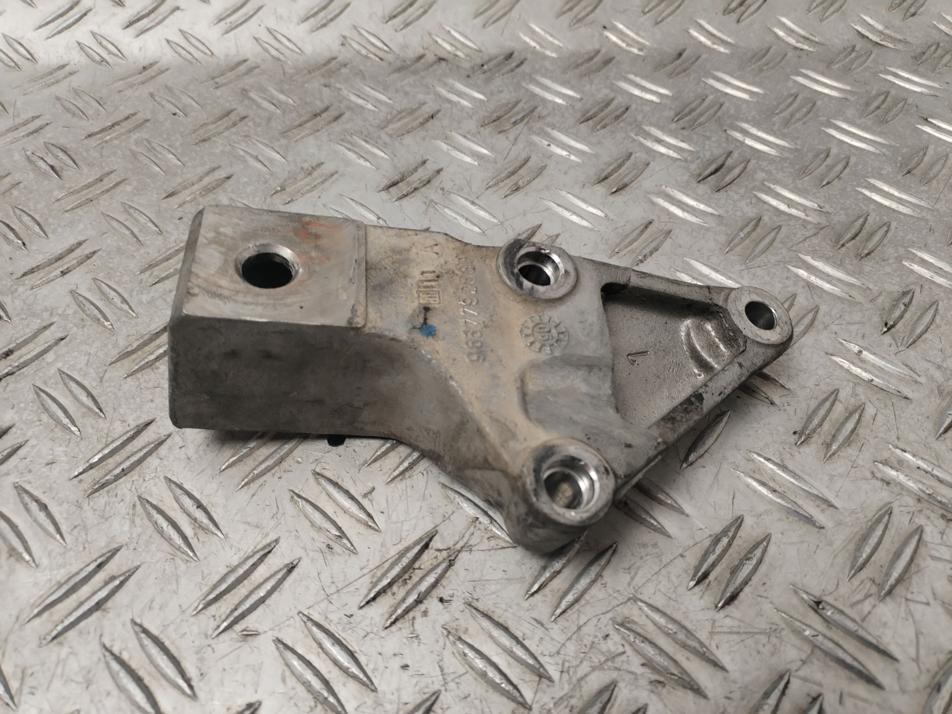 SOPORTE MOTOR 132296