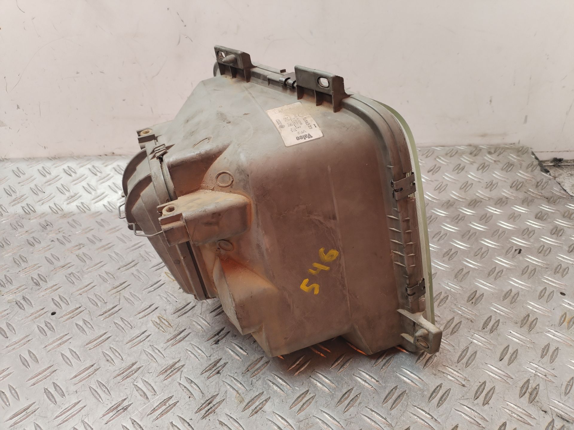 FARO IZQUIERDO 131637