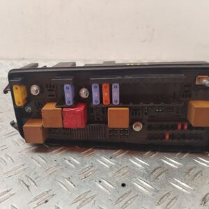 CAJA RELES / FUSIBLES 131524