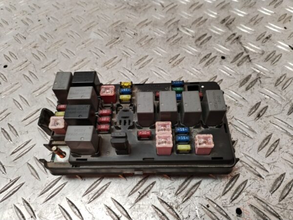 CAJA RELES / FUSIBLES 131799