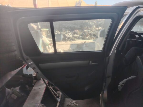PUERTA TRASERA IZQUIERDA 132402