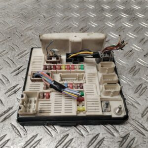 CAJA RELES / FUSIBLES 131783