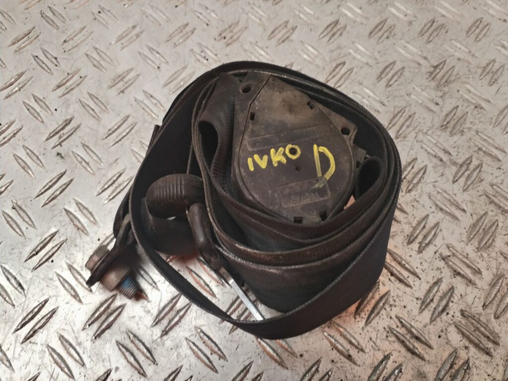 CINTURON SEGURIDAD DELANTERO DERECHO 131740