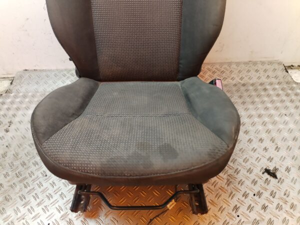ASIENTO DELANTERO DERECHO 130481