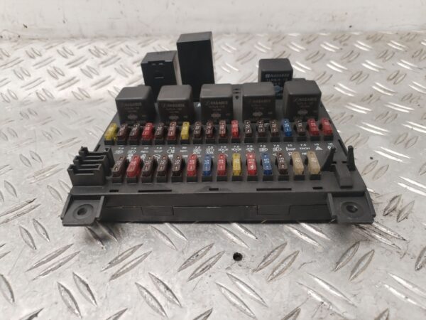 CAJA RELES / FUSIBLES 131282