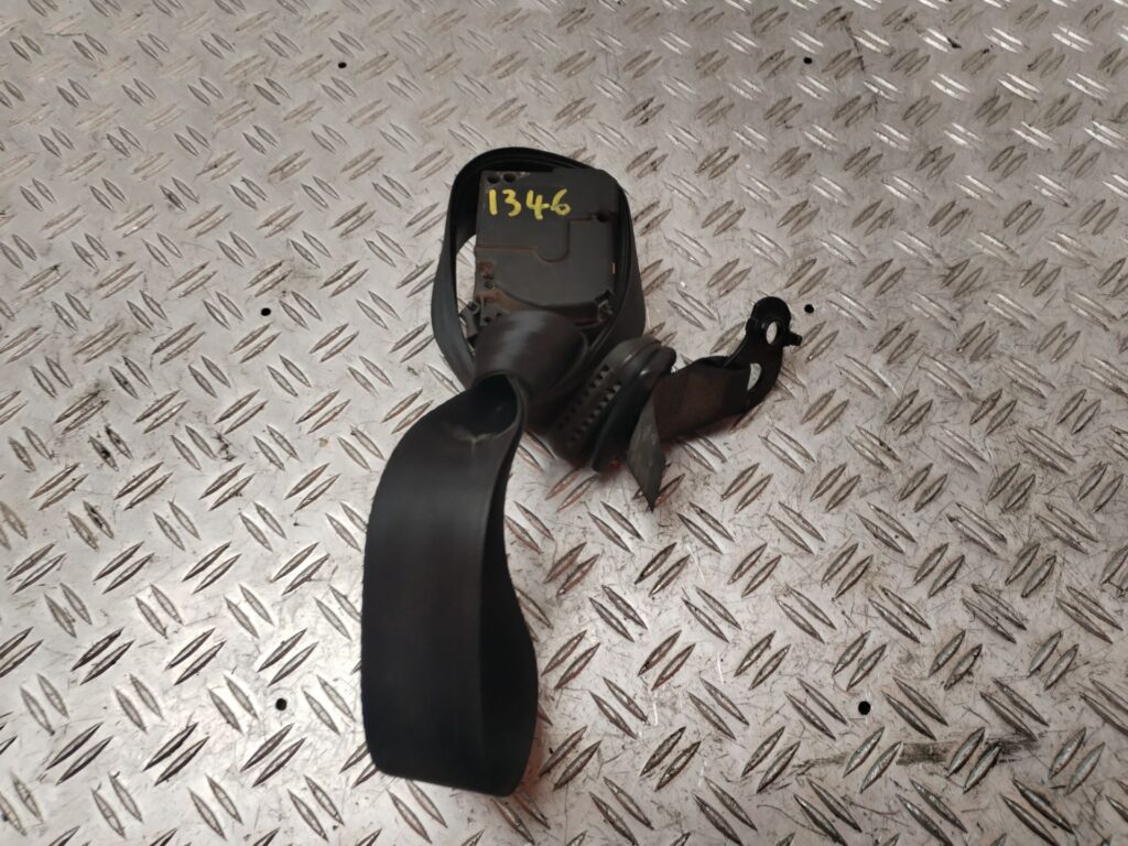 CINTURON SEGURIDAD DELANTERO DERECHO 131759