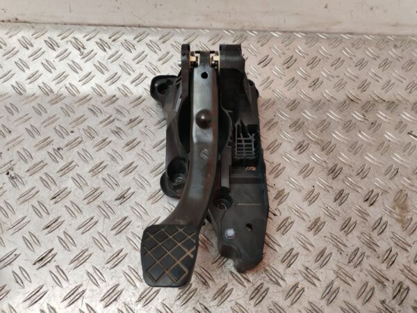 PEDAL FRENO 132547
