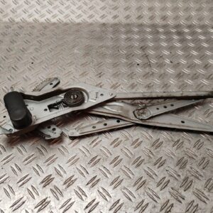 ELEVALUNAS DELANTERO IZQUIERDO 131758