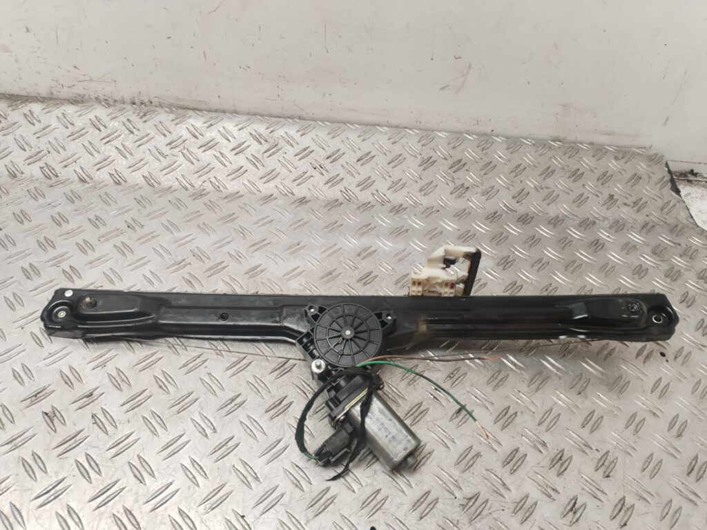 ELEVALUNAS DELANTERO IZQUIERDO 130423