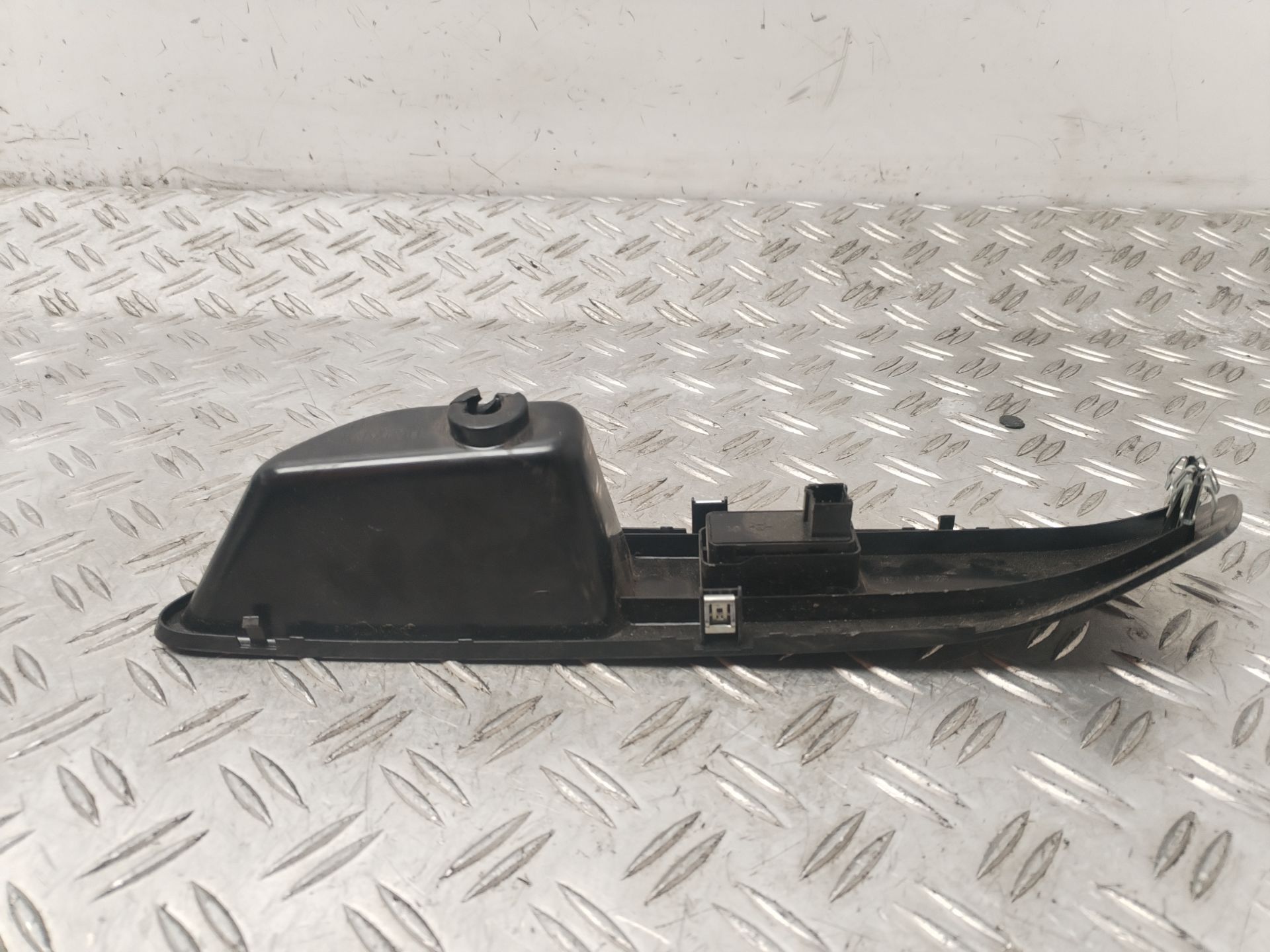 MANDO ELEVALUNAS DELANTERO DERECHO 130412