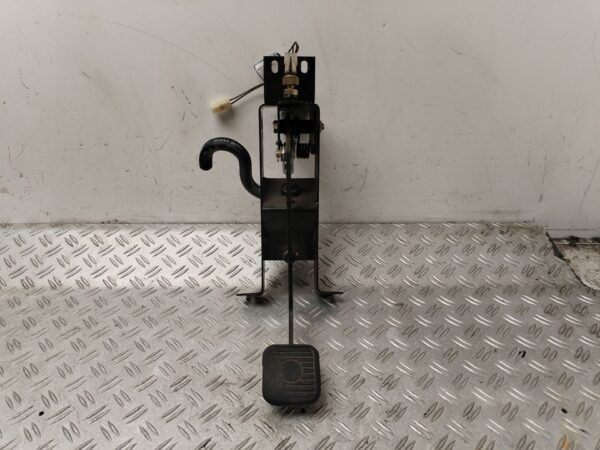 PEDAL EMBRAGUE 131413