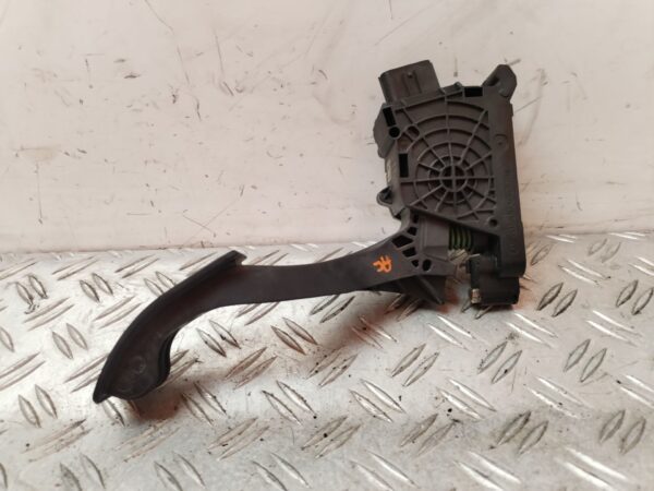 PEDAL ACELERADOR 132552