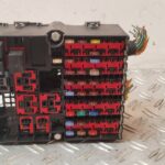 CAJA RELES / FUSIBLES 132321