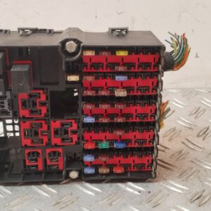 CAJA RELES / FUSIBLES 132321