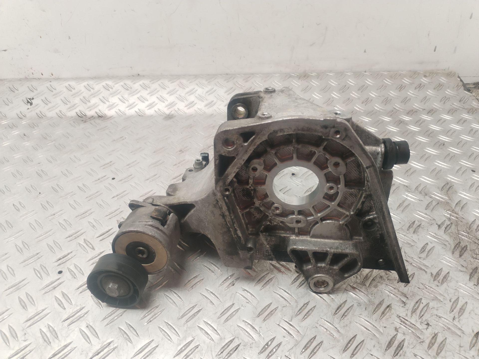 SOPORTE BOMBA INYECCION 132032