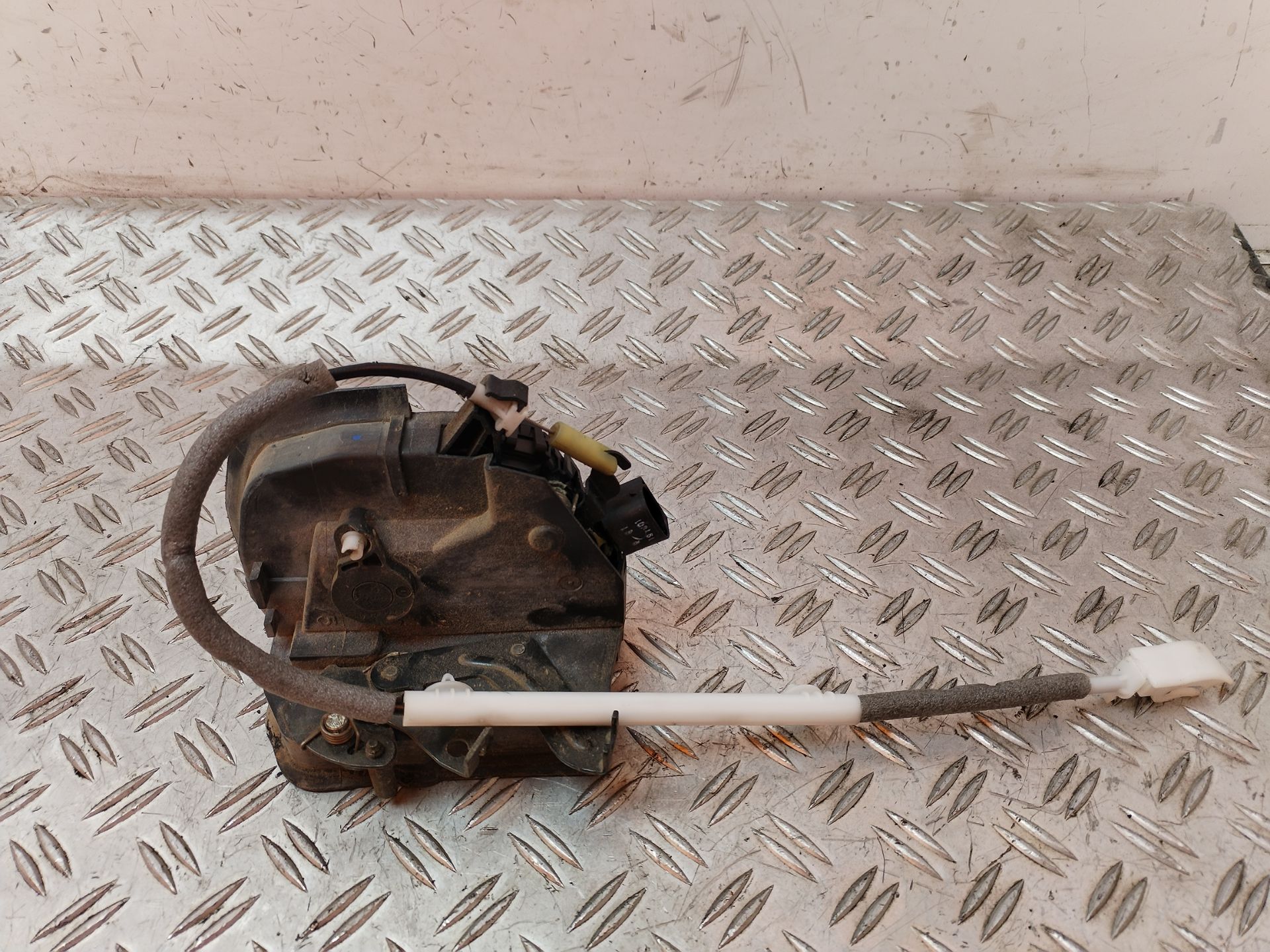 CERRADURA PUERTA DELANTERA DERECHA 129739