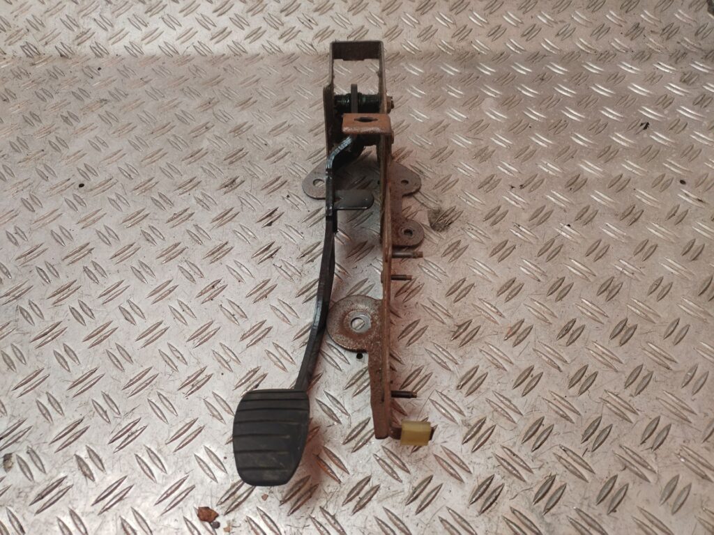 PEDAL FRENO 131146