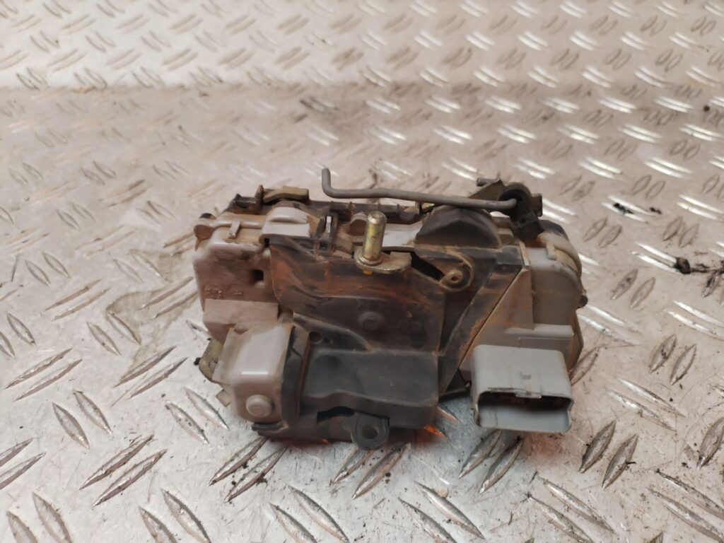 CERRADURA PUERTA DELANTERA DERECHA 131555
