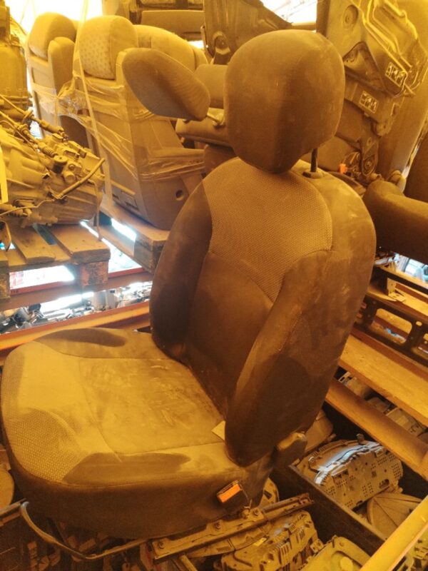 ASIENTO DELANTERO DERECHO 132675