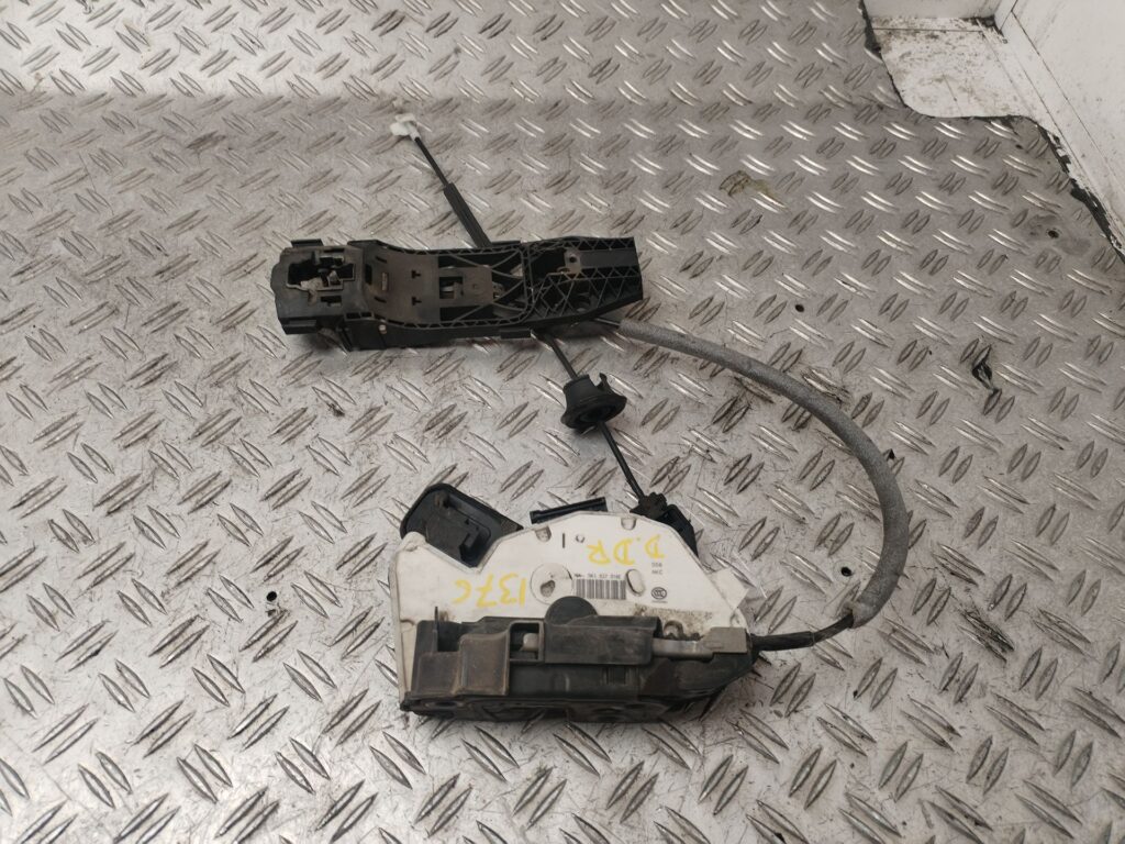 CERRADURA PUERTA DELANTERA DERECHA 132782
