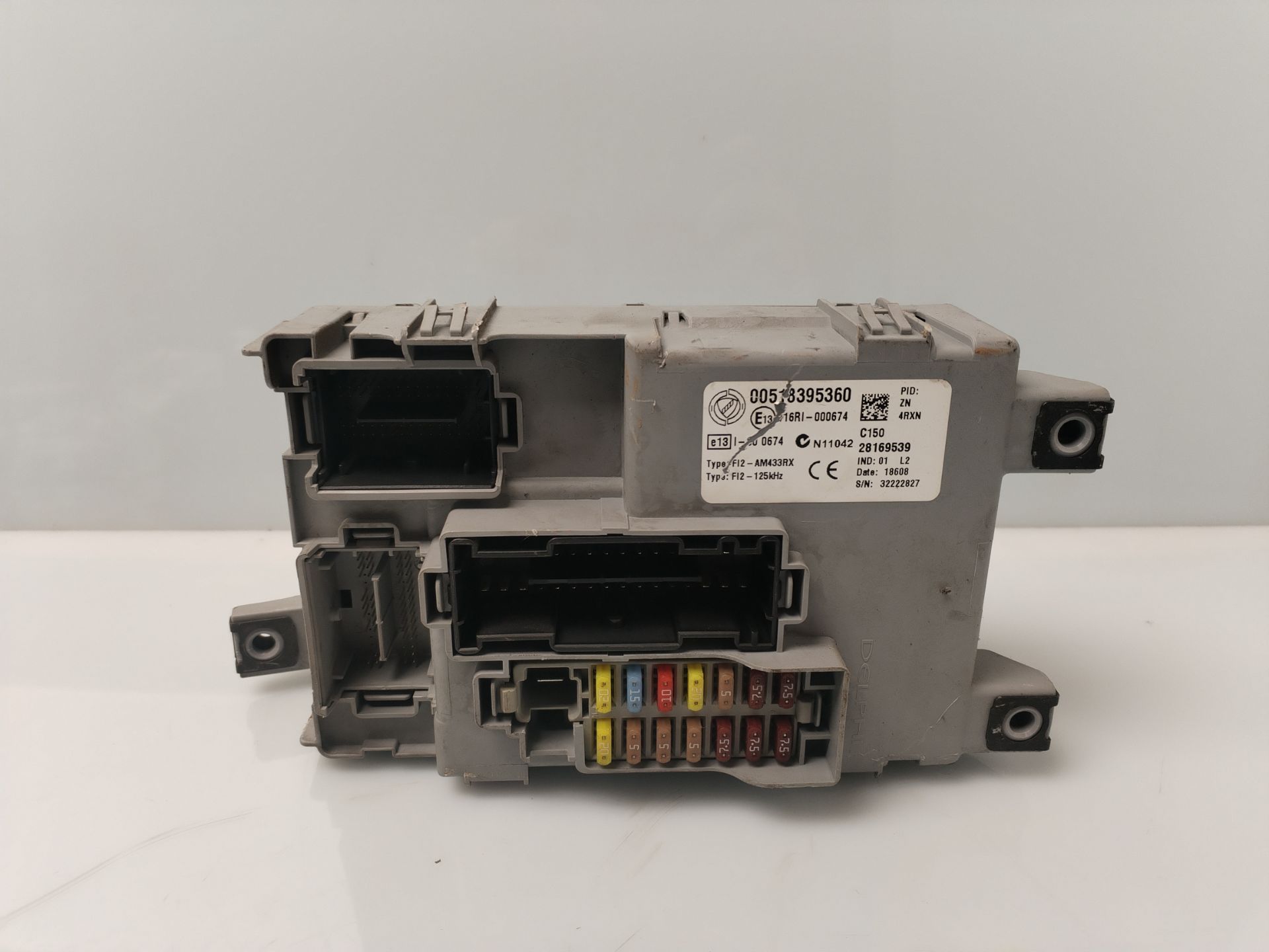 CAJA RELES / FUSIBLES 134361