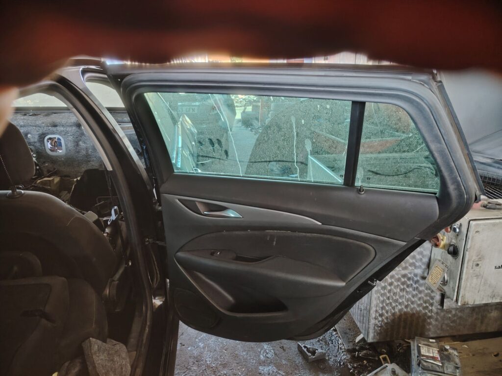 PUERTA TRASERA DERECHA 132826