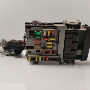 CAJA RELES / FUSIBLES 133019