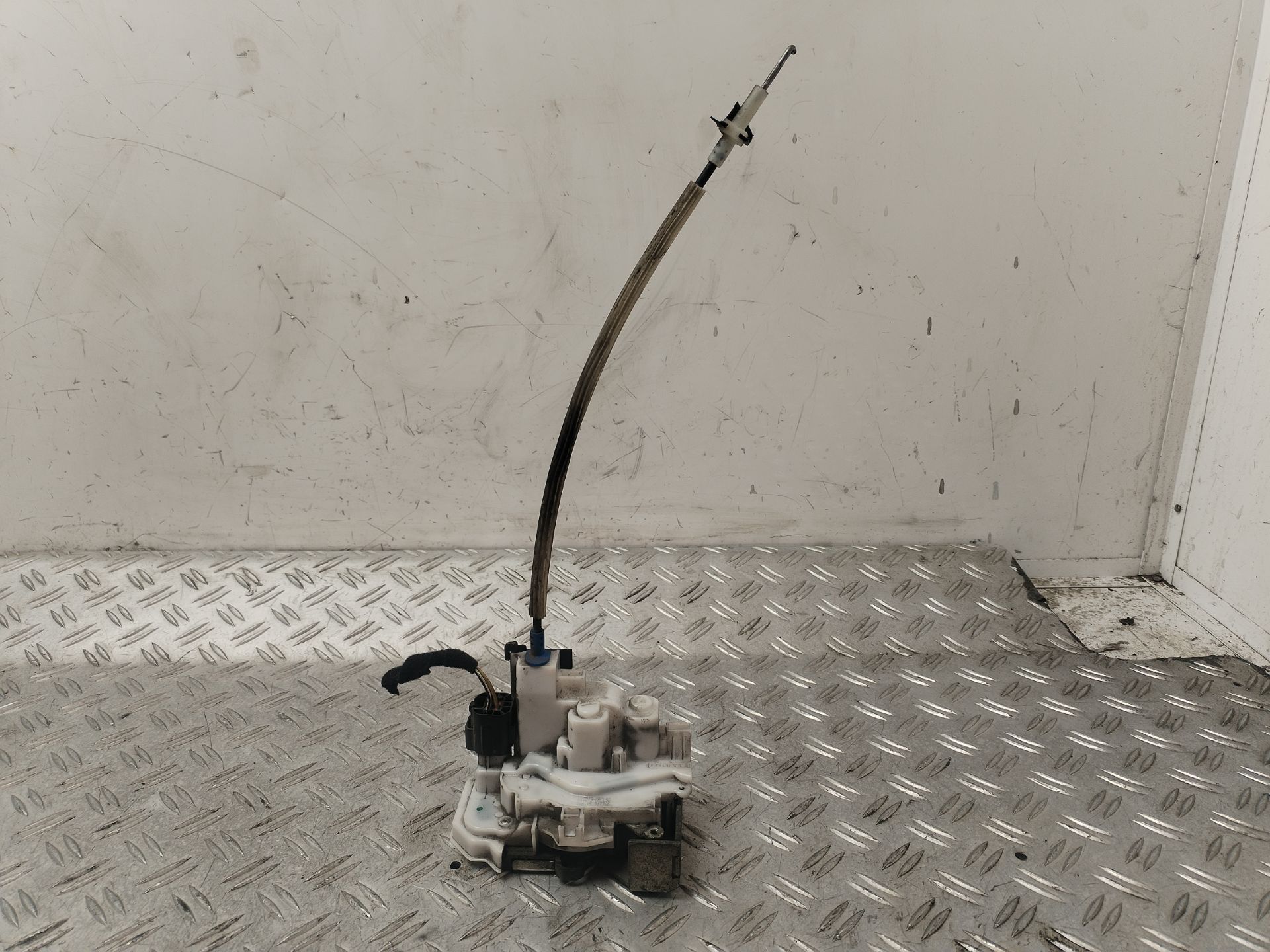 CERRADURA PUERTA DELANTERA DERECHA 132621