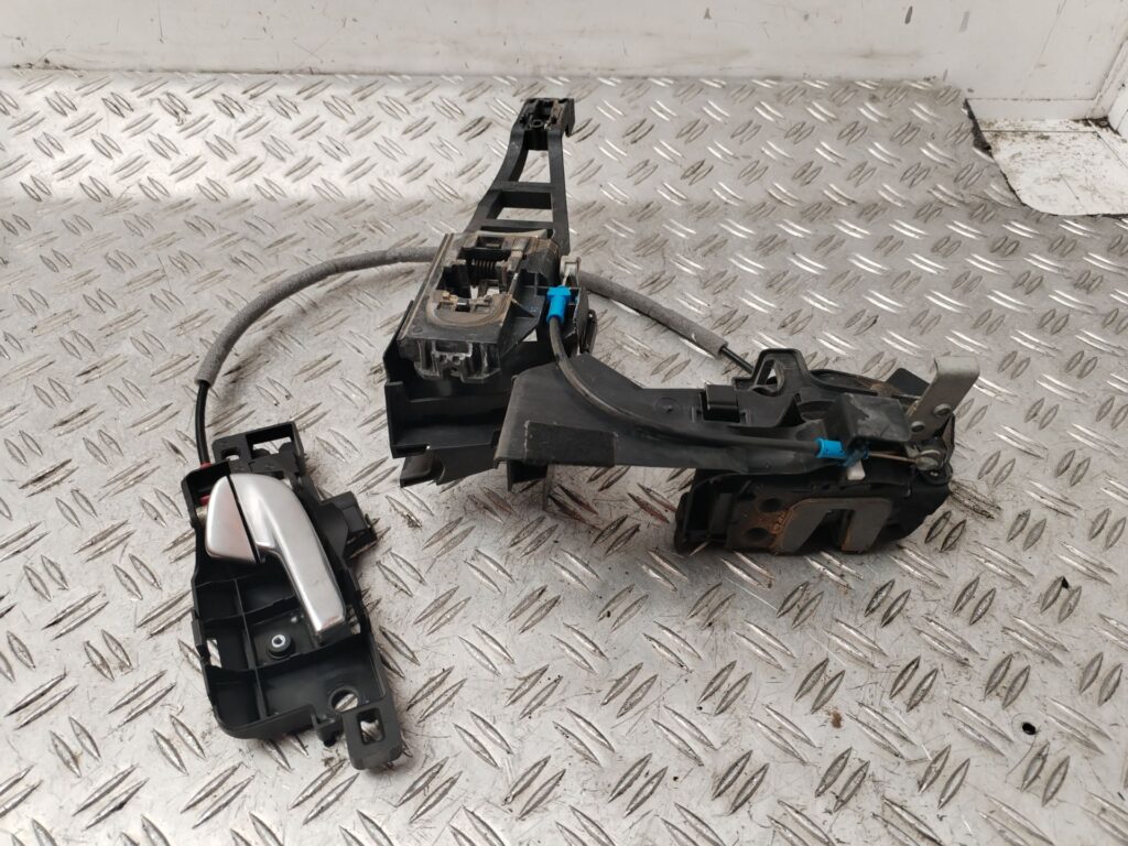 CERRADURA PUERTA DELANTERA DERECHA 132699